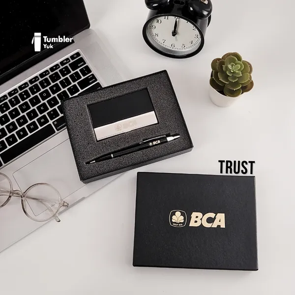 Signature Desk Duo