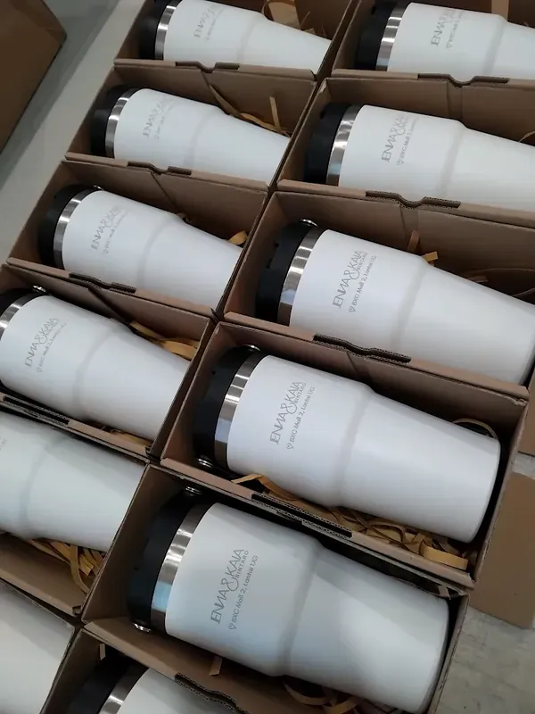 Tumbler souvenir acara dengan ukiran nama
