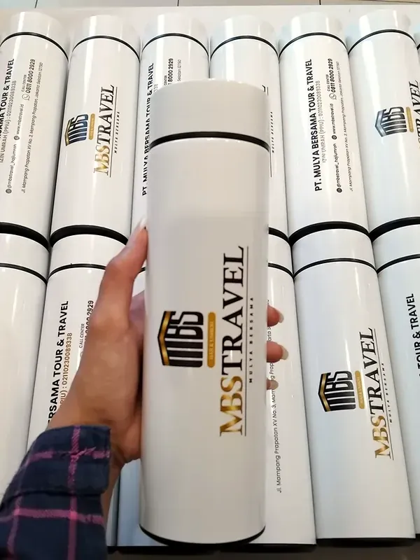 Tumbler berlogo untuk travel dan umrah