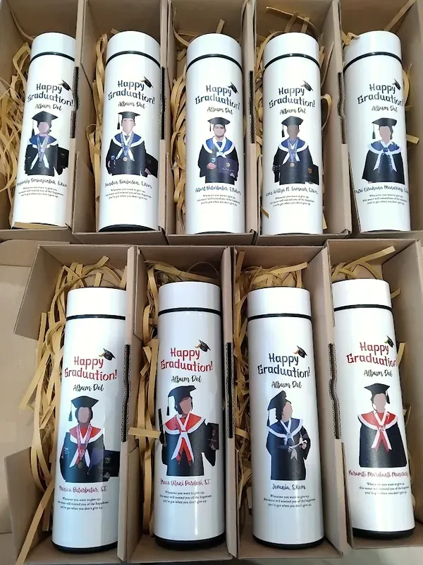Tumbler souvenir wisuda dalam kemasan