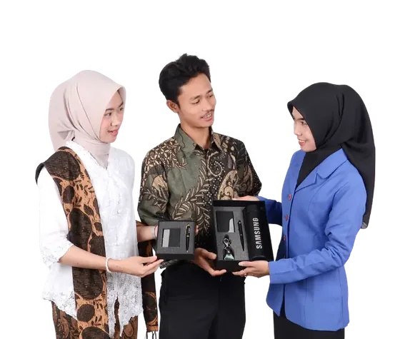 Serah-terima souvenir untuk sektor organisasi dan komunitas