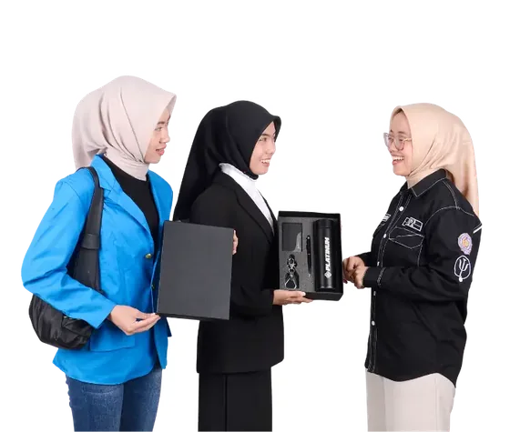 Serah-terima souvenir untuk sektor pendidikan